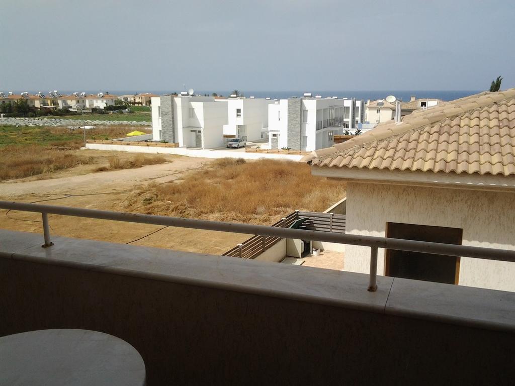 Artemis Karas Holidays Apartment Paralimni Ruang foto