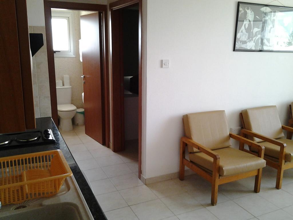 Artemis Karas Holidays Apartment Paralimni Ruang foto